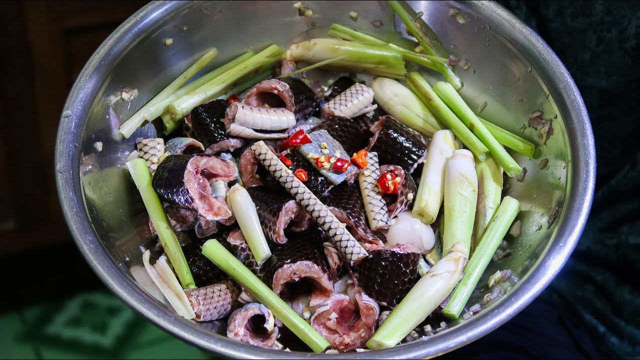 HA NOI HORRIFIED FOOD TOUR