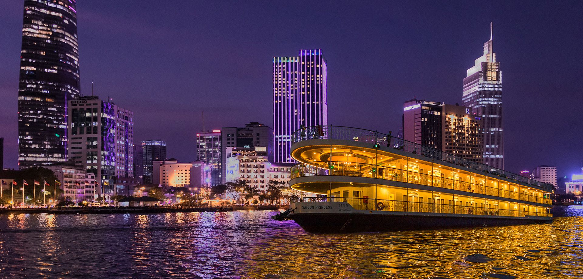 CITY TOUR BY DOUBLE-DECKER BUS AND DINNER ON CRUISE